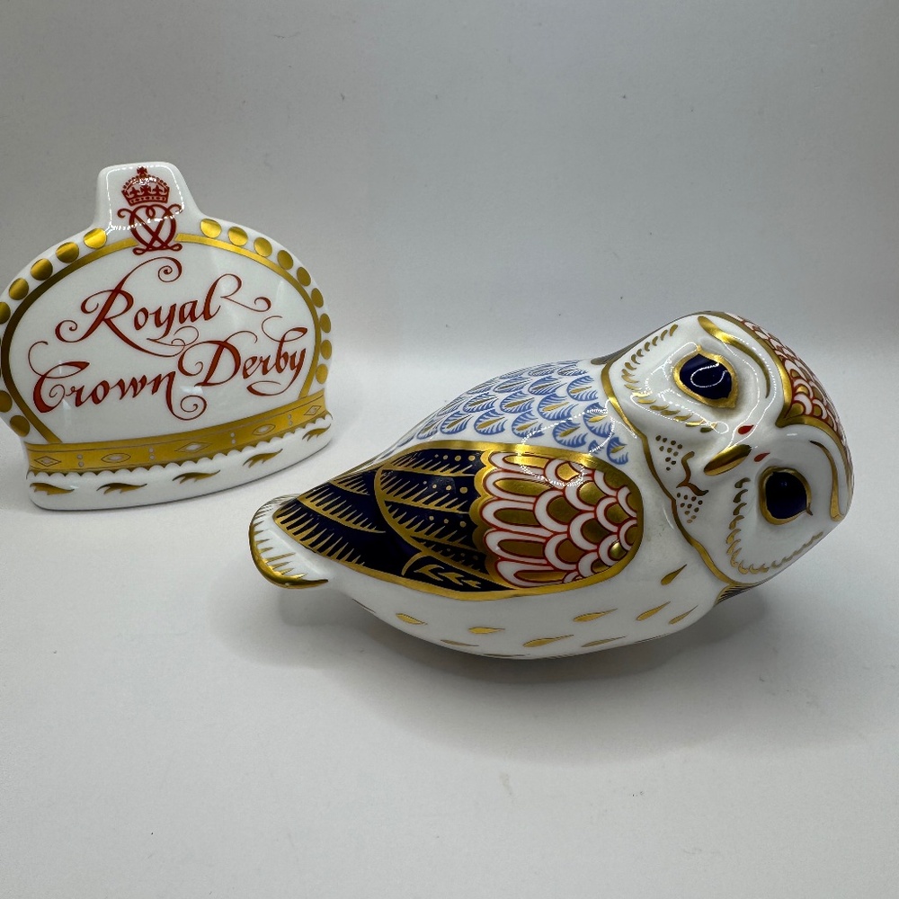 Royal Crown Derby Owl Bone China Paperweight Figurine. Silver Stopper.